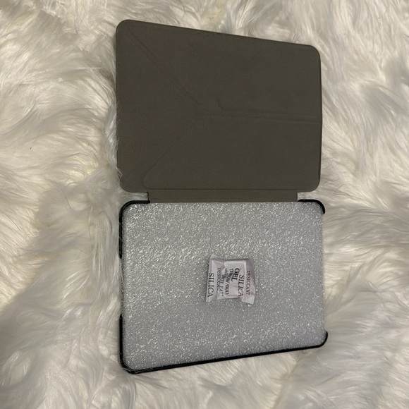 NWT 2018 Kindle Paperwhite Case Gray - Picture 2 of 5